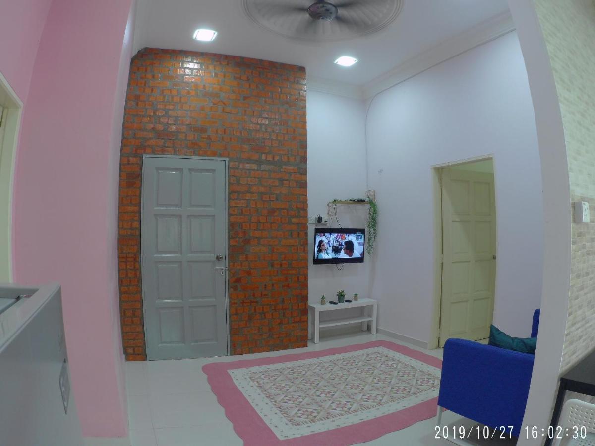 Holiday Homestay Dungun Esterno foto